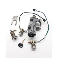 Замок зажигания Mazda GF (в комплекте с личинками) б/у