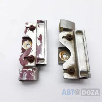 Кріплення задньої кватирки Honda AG (пара) б/у