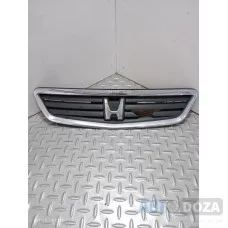Решётка радиатора Honda Accord VI CG7 (с повреждением) б/у
