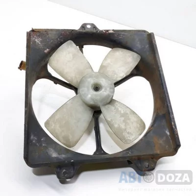 Вентилятор охлаждения радиатора Toyota E 80 (в сборе с диффузором) б/у