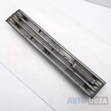 Решетка радиатора Mazda 323 BF (под ремонт) б/у