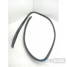 Молдинг лобового стекла Honda Accord VI CG7 (уплатнительная резинка) б/у