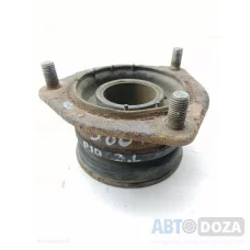 Опора Nissan P10 задней стойки б/у