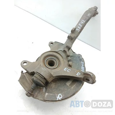 Поворотный кулак Honda Civic 4 EC ( пер.R с шаровой) б/у