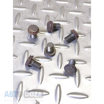Болт крепления маховика Honda (12 Х 25 к-кт 6 шт.) б/у