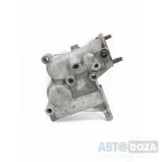 Корпус термостата Б/У на Mazda 626 GC/GD (второго и третьего поколения) годы выпуска с 1982 по 1992. Для двигателей FE 2.0L под инжектор 8 клапанов, оригинал (OEM)