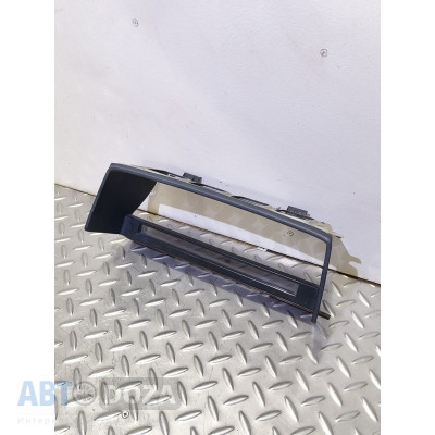 Рамка приборной панели Б/У для Mazda 626 GC 83-85 г, дорестайлинг