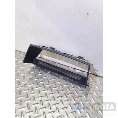 Рамка приборної панелі Б/У Mazda 626 GC (83-85) дорестайлинг для кузова GC