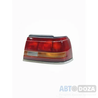 Ліхтар задній правий (R) для Mazda 626 GD хетчбек (1987-1992) оригінал б/в