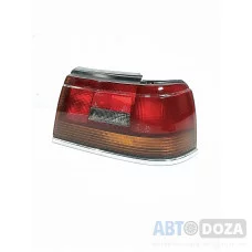Фонарь задний Mazda 626 GD хетчбек дорейстайлинг (R с дефектом) б/у