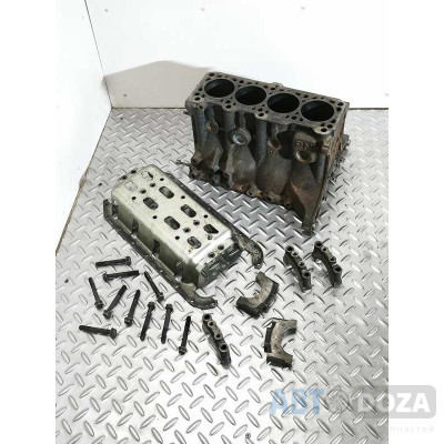 Блок цилиндров Mazda 323 1.7 Diesel PN (STD под расточку) б/у оригинал