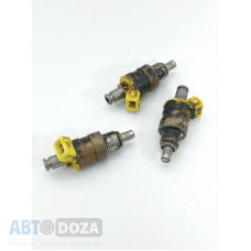  Топливная форсунка DENSO б/у на Mazda (код 195500-1330) снята с рабочей машины