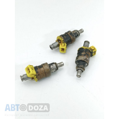 Топливная форсунка DENSO б/у (код 195500-1330) для Mazda, снята с рабочей машины