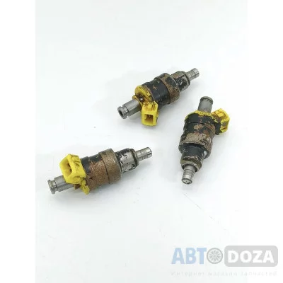 Топливная форсунка DENSO (код 195500-1330) для Mazda, знята з робочої машини