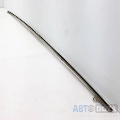 Молдинг крышки багажника Mazda 323 BF седан б/у