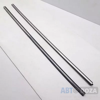 Молдинг задней форточки Mazda 626 GV уневерсал (низ L+R) б/у