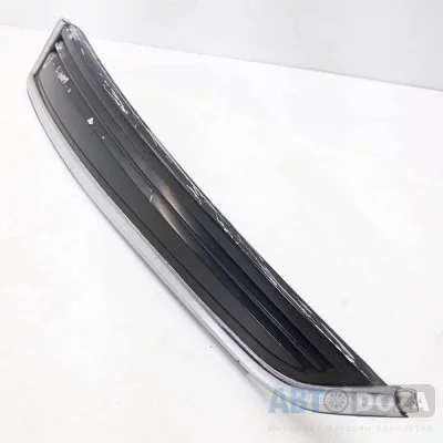 Декоративная накладка Mazda 323 BF седан (зад.стойки L+R пара) б/у