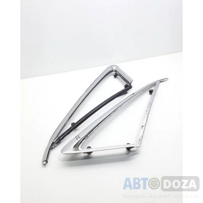 Рамка форточки Mazda 626 GD седан (зад.L+R пара) б/у