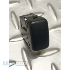 Заглушка кнопки консоли Mazda 323 BA б/у