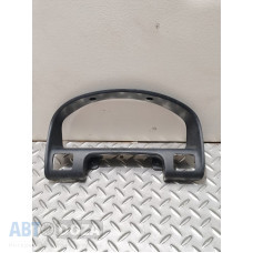 Рамка приборной панели Mazda 323 BA б/у