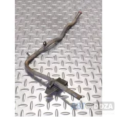 Водяная обводная трубка помпы на Mazda 323 BF 1983-1988г. Ременой двигатель B3/1.3 (8 клапанов) б/у