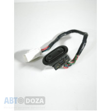  Кнопка пасажирского стеклоподьемника (код GA2A66370A) на Mazda 626 GE 1997-2002г в отличном состоянии