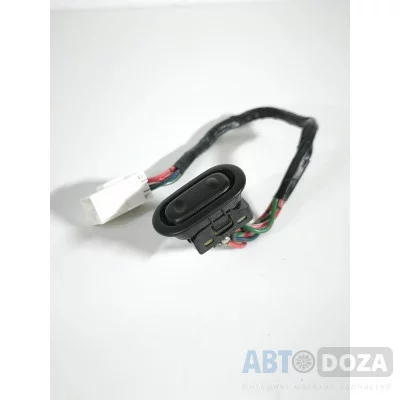 Кнопка пасажирського стеклопідйомника GA2A66370A для Mazda 626 GE (1997-2002) в ідеальному стані