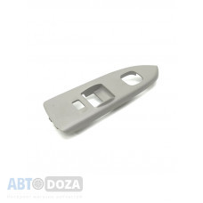 Накладка кнопки переднего левого стеклоподъёмника Б/У (код BJ1V684L6) Mazda GF 1997-2002Г