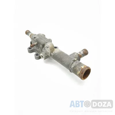 Фланцевий водяний тройник на Mazda 626 (GF/GE) з дв. FP 1.8L 1991-2002 року