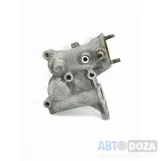 Корпус термостата Б/У на Mazda 626, кузова GC и GD, годы выпуска с 1982 по 1992. Подходит для двигателей F6 1.6L.