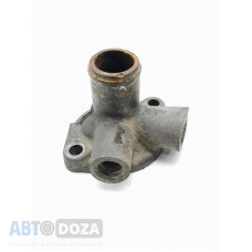 Фланцевая крышка термостата Б/У для двигателей PN обемом 1.7 Diesel на Mazda 323 (поколения BF и BW), годы выпуска с 1985 по 1994.