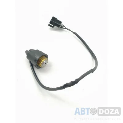 Датчик (вимикач) тиску ГУР Mazda 626 GD / GV (1987–1992) — Б/У Оригінал