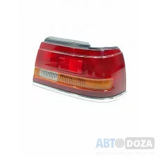 Фонарь задний Mazda 626 GD хетчбек рейстайлинг (R с дефектом) б/у