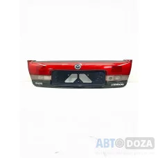 Бленда кришки багажника Mazda 626 GE хетчбек б/в