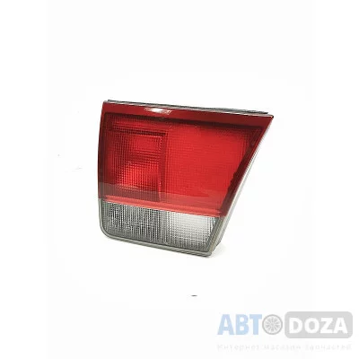 Ліхтар кришки багажника правий Mazda 626 GE седан б/в Stanley 043-1397R