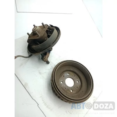 Цапфа Mazda 626 GD (зад.R универсал) з торм. б/в бараб під 4 шпильки
