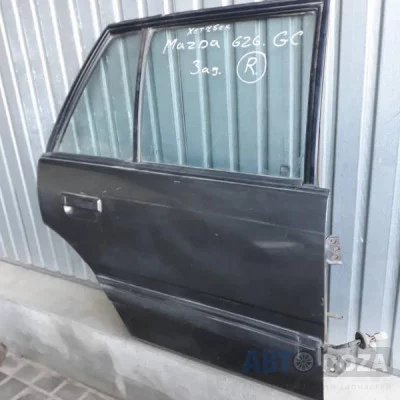 Двері Mazda 626 GC хетчбек задні R (у зборі) б/у