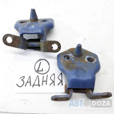 Петли дверные Mazda 626 GC (задние левые) пара б/у
