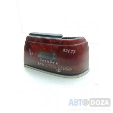 Ліхтар задній Mazda 626 GD хетчбек (правий з пошкодженням) б/у