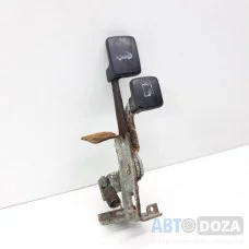 Рычажок открытия багажника лючка бензобака Mazda 626 GC б/у