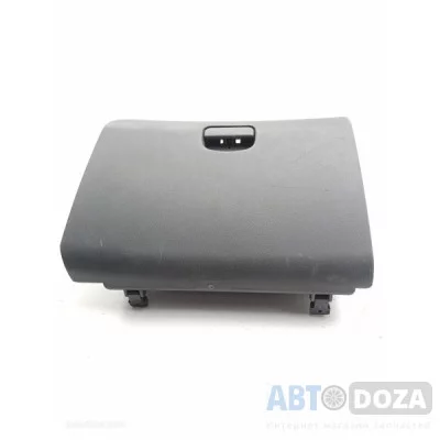 Бардачок Micubishi CB4 (с замком) б/у