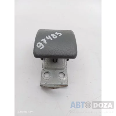Рычажок открытия капота Mitsubishi CB4 б/у
