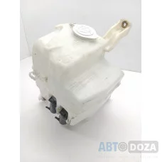 Омывательный бачок Micubishi CB4 (лоб. стекла с моторчиками) б/у