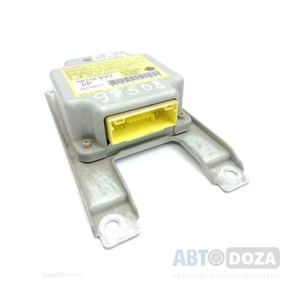 Блок управления подушками Mitsubishi CB4 б/у