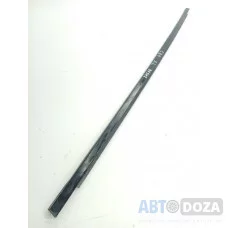 Молдинг стекла двери Mitsubishi CB4 (зад.L бархатка) б/у