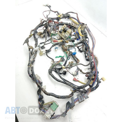 Проводка салона Mitsubishi Lancer CB4 (с блоком реле) б/у