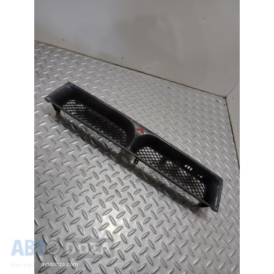 Решётка радиатора Mitsubishi для Mitsubishi Galant VIII (MR192681-82) б/у