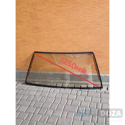 Заднє скло з підігрівом Б/У для Mitsubishi Lancer C12 седан (1982-1988)