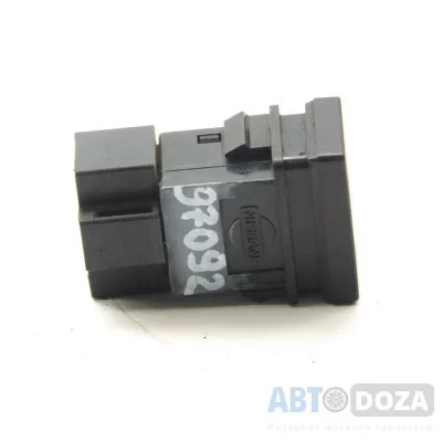 Кнопка противотуманок Nissan T12 (задних) б/у