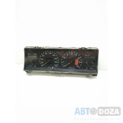 Приладова панель Б/У для Nissan Longiey (1986-1990) N13 з правим рулем